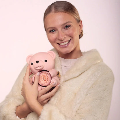 Wieczny Miś z Róż i personalizowany naszyjnik