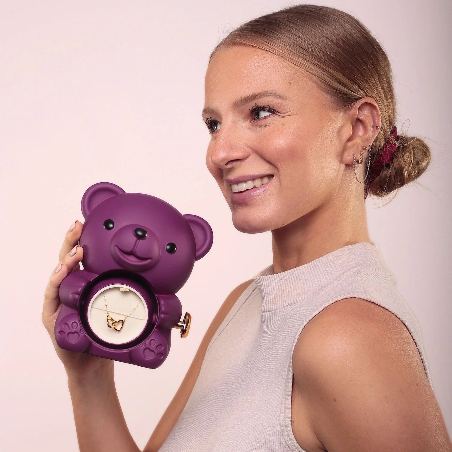 Wieczny Miś z Róż i personalizowany naszyjnik